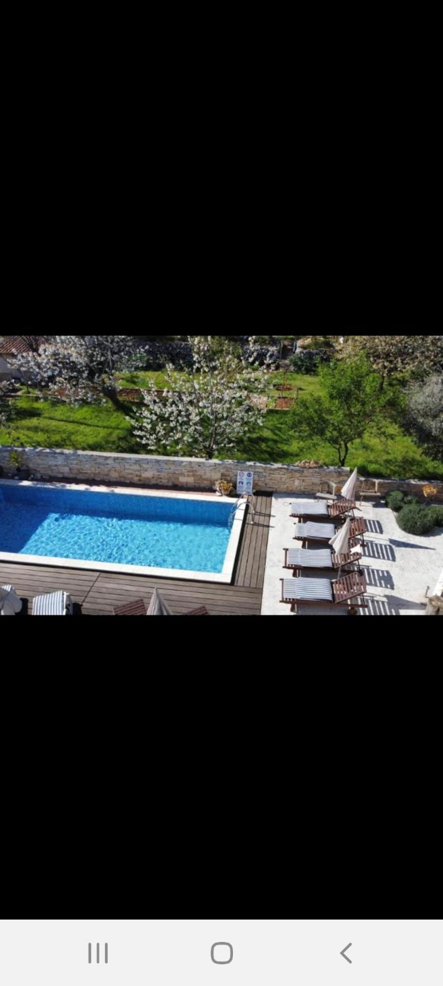 Apartman Luce With Shared Pool Zadar Eksteriør billede