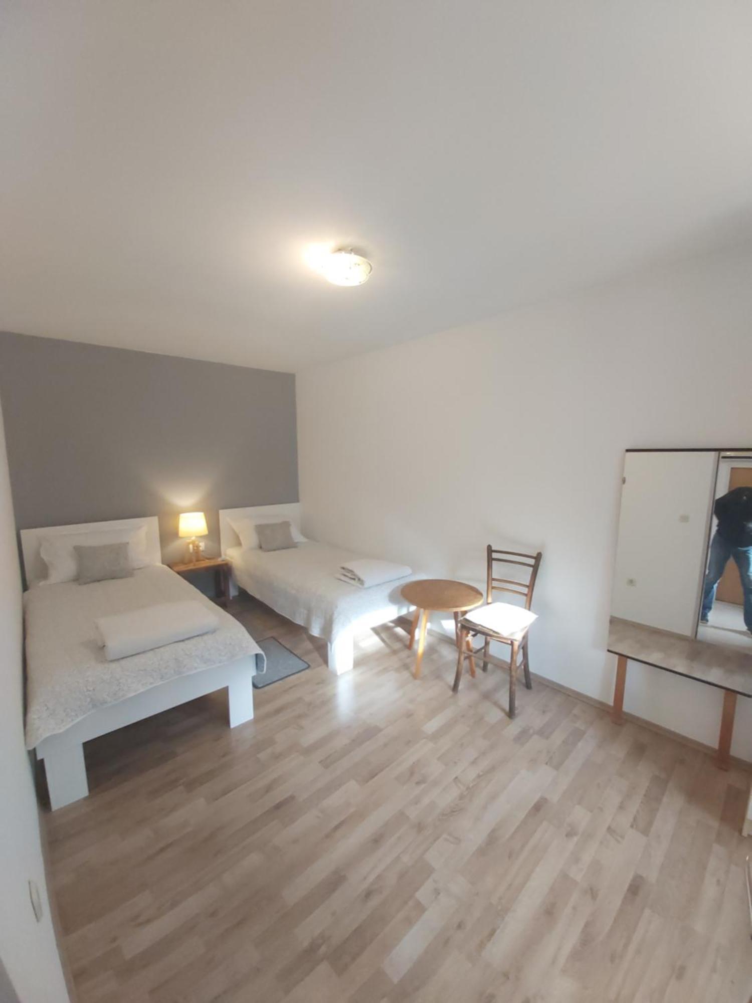 Apartman Luce With Shared Pool Zadar Eksteriør billede