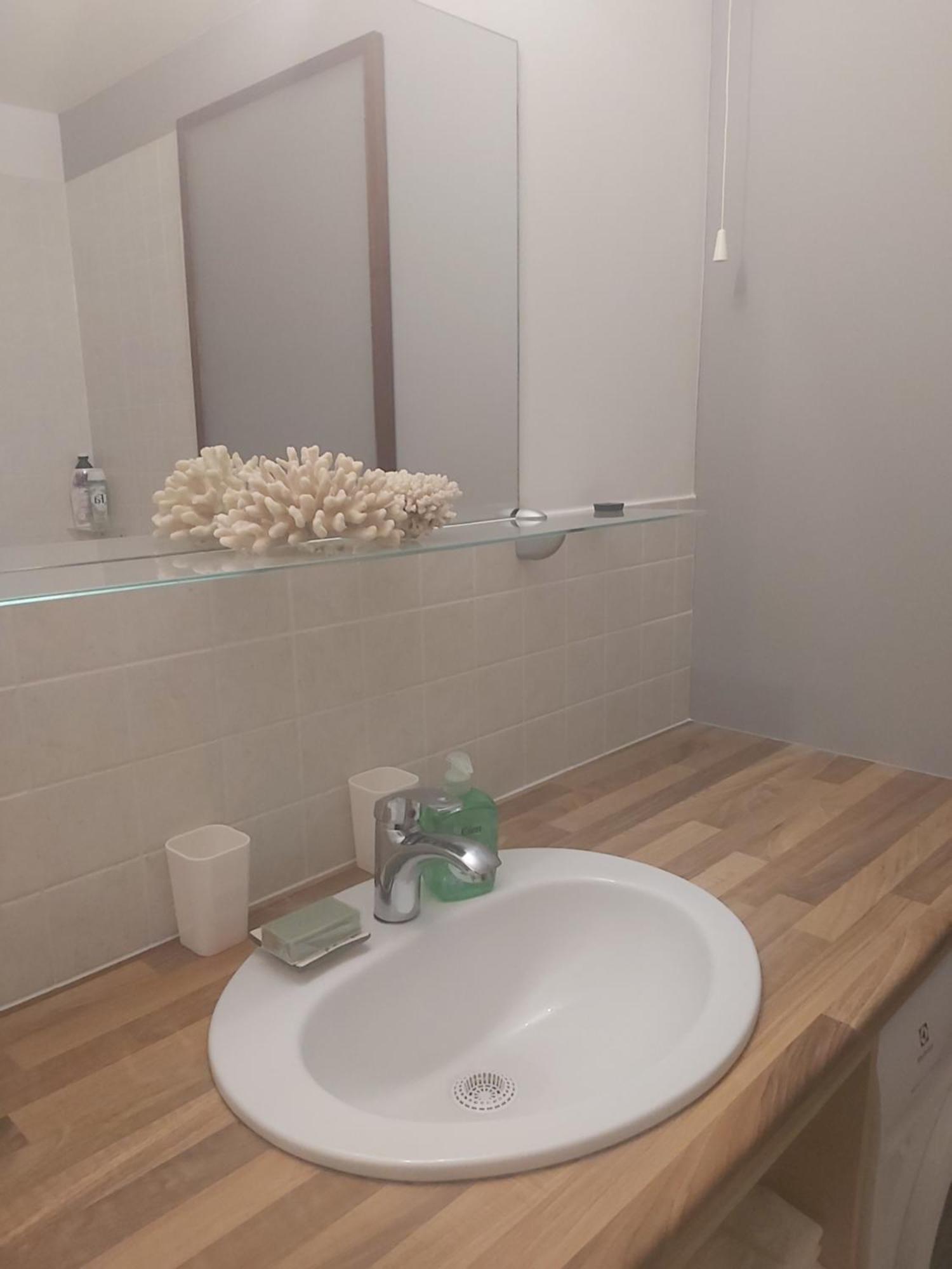 Apartman Luce With Shared Pool Zadar Eksteriør billede