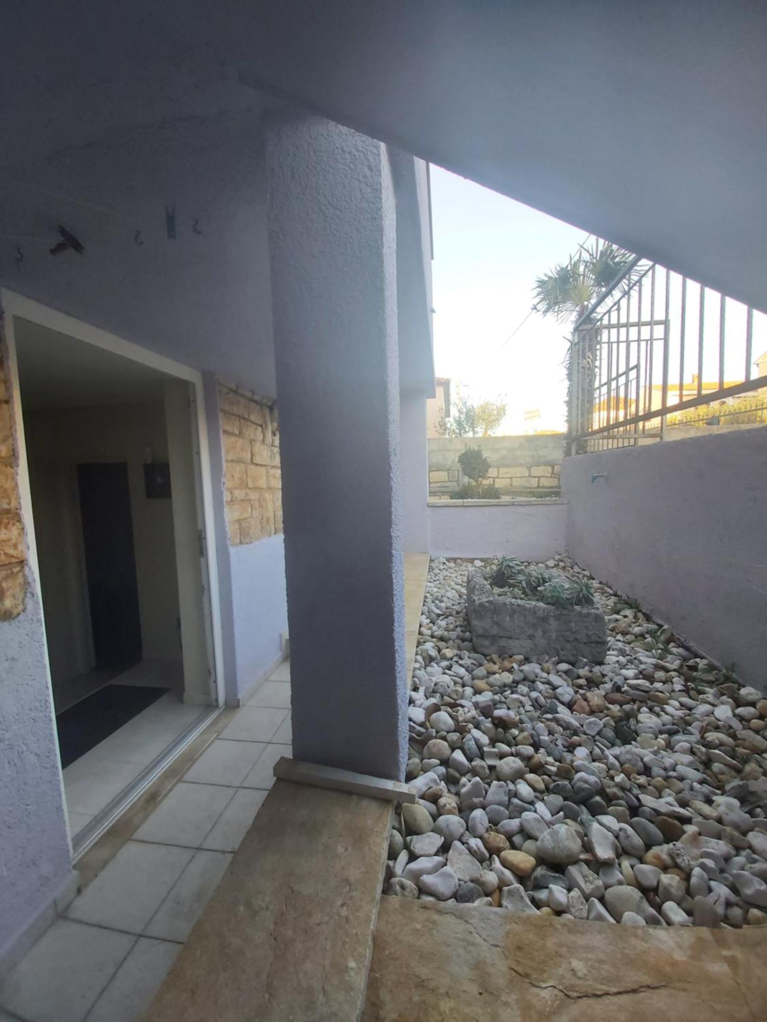 Apartman Luce With Shared Pool Zadar Eksteriør billede