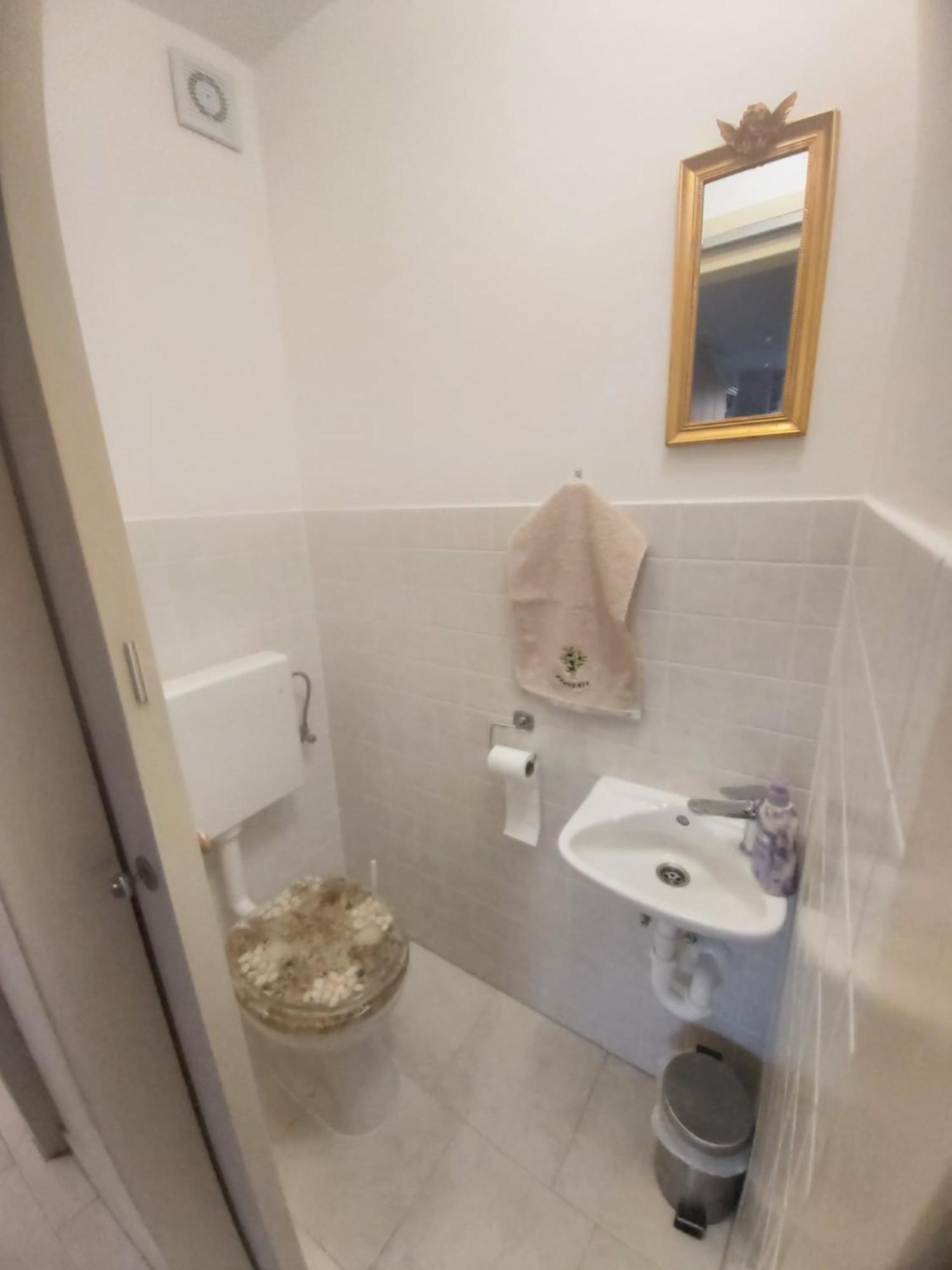 Apartman Luce With Shared Pool Zadar Eksteriør billede
